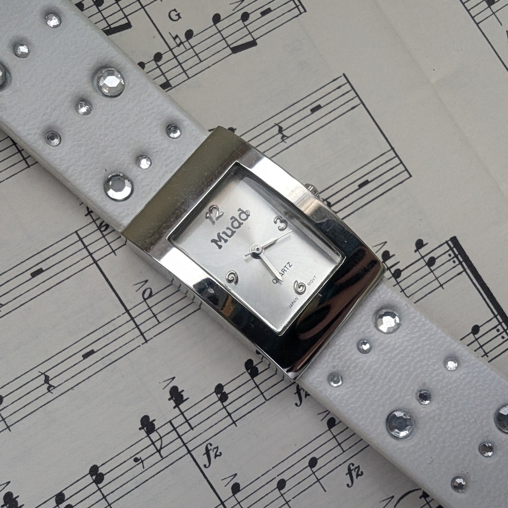 Mudd White Quartz Wearable